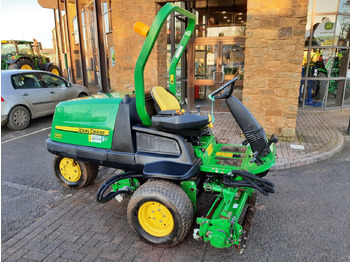 Korrëse bari i kopshtit JOHN DEERE 7200
