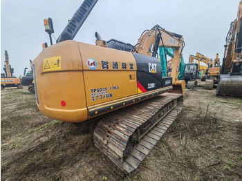 Ekskavator me zinxhirë CATERPILLAR 320D2