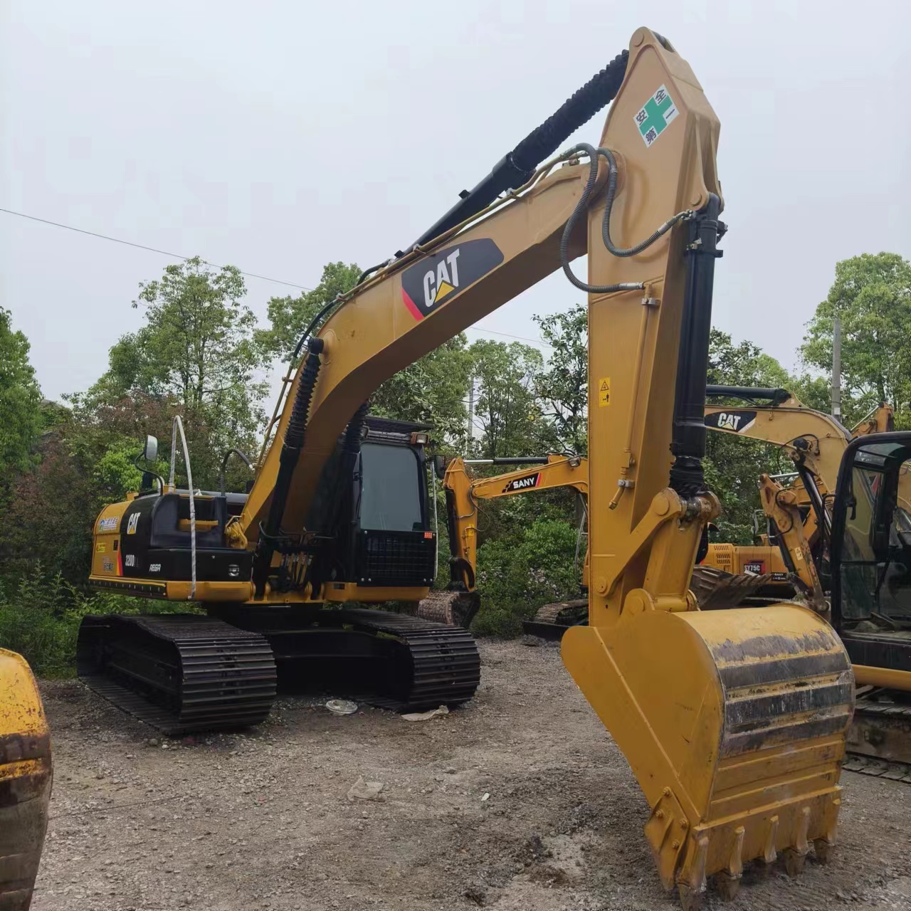 Ekskavator me zinxhirë CATERPILLAR 320D2