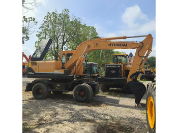 Ekskavator me goma HYUNDAI