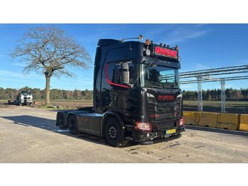 Gjysmë-kamion SCANIA R