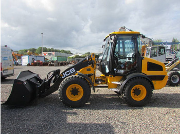 Fadrom me goma JCB 409