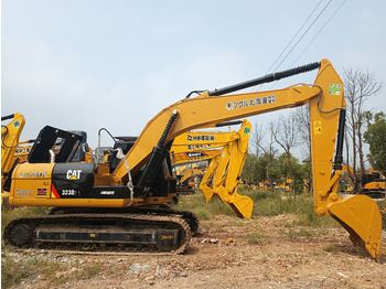 Ekskavator me zinxhirë CATERPILLAR 323D2L
