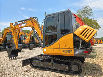Miniekskavator XCMG XE60DA