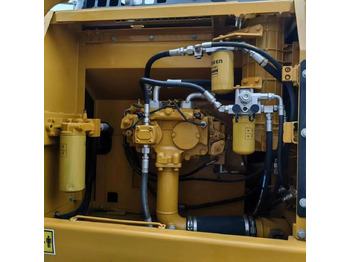 Ekskavator me zinxhirë CATERPILLAR 330D2L