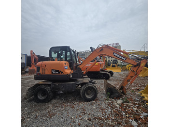 Ekskavator me goma DOOSAN DX60W
