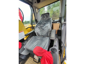 Ekskavator me zinxhirë Komatsu PC240LC-8: foto 4