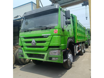 Kamion vetëshkarkues SINOTRUK HOWO