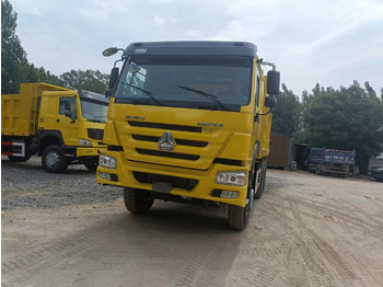 Kamion vetëshkarkues i ri SINOTRUK HOWO: foto 3