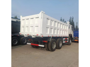 Kamion vetëshkarkues SINOTRUK HOWO