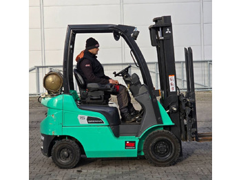 Pirun më gaz Mitsubishi FG 15 NT: foto 3