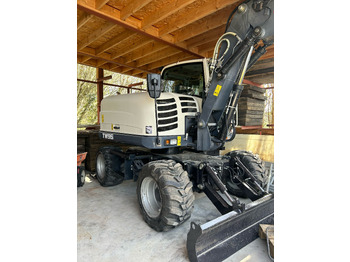 Ekskavator me goma SCHAEFF