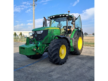 Traktor JOHN DEERE