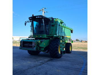 Autokombajnë JOHN DEERE C670