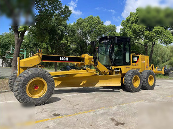 Makinë niveluese CATERPILLAR 140H