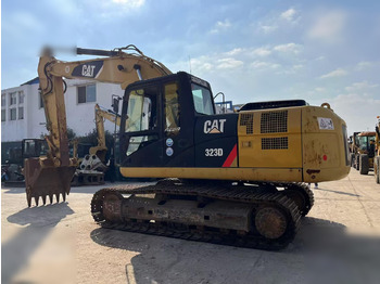 Ekskavator me zinxhirë CATERPILLAR 323D: foto 4