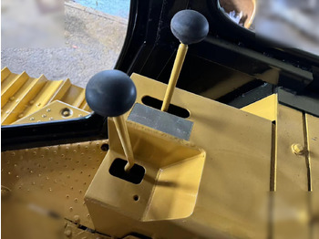 Buldozer CATERPILLAR D4C: foto 5