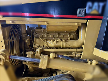 Buldozer CATERPILLAR D4C: foto 4