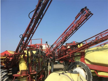 Spërkatës i montuar në traktor HARDI