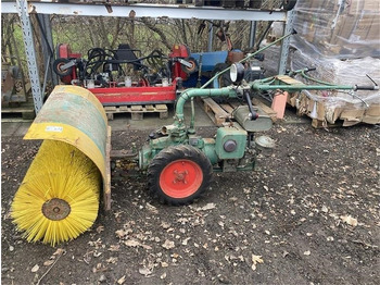 Traktor komunal
