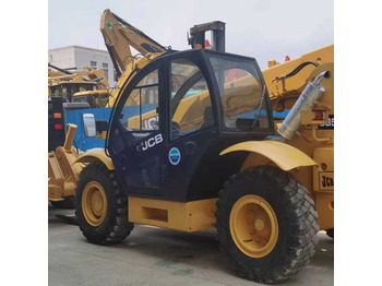 Ekskavator teleskopik JCB
