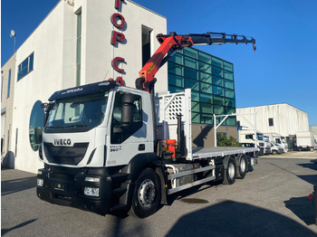 Kamion me vinç IVECO