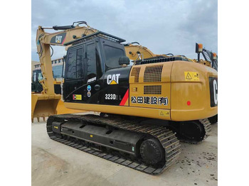 Ekskavator me zinxhirë CATERPILLAR 323D