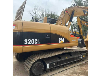 Ekskavator me zinxhirë CATERPILLAR 320C