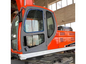 Ekskavator DOOSAN DX260
