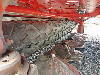 Korrëse bari Kuhn FC 3125: foto 4 Korrëse bari Kuhn FC 3125: foto 4