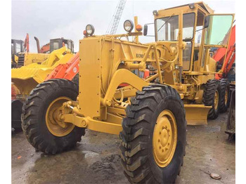 Makinë niveluese KOMATSU
