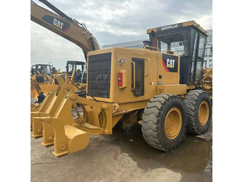 Makinë niveluese CATERPILLAR 140K