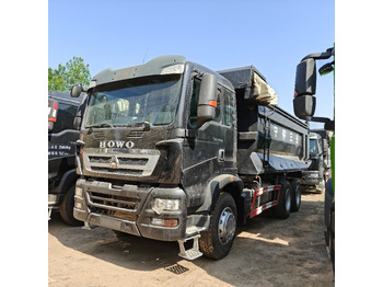 Kamion vetëshkarkues SINOTRUK HOWO