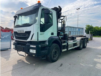 Kamion vetëngarkues IVECO Trakker