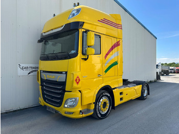 Gjysmë-kamion DAF XF 530