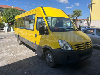 Autobus shkollor IVECO Daily