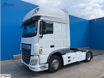 Gjysmë-kamion DAF XF 440