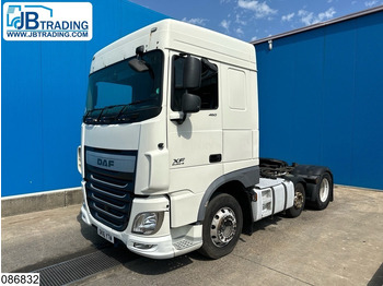 Gjysmë-kamion DAF XF 460