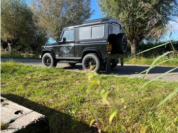 Veturë LAND ROVER