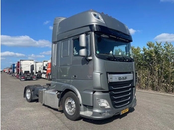 Gjysmë-kamion DAF XF 440