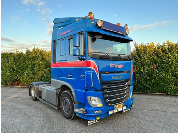 Gjysmë-kamion DAF XF 460