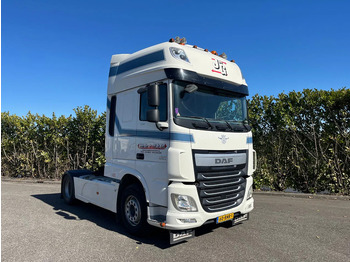 Gjysmë-kamion DAF XF 460