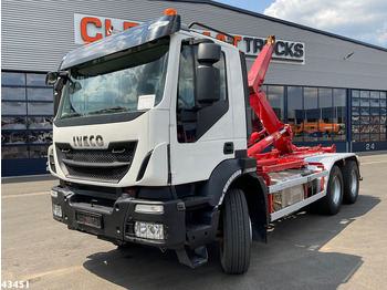 Kamion vetëngarkues IVECO