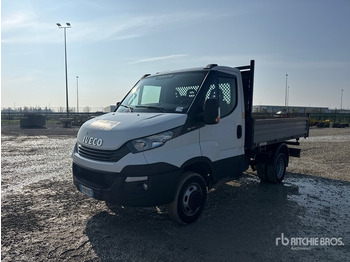Kamion vetëshkarkues IVECO Daily