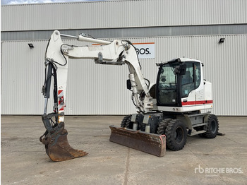Ekskavator me goma LIEBHERR A 912