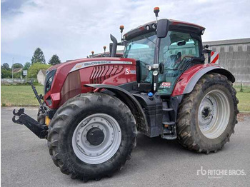 Traktor McCORMICK
