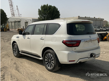 SUV 2015 Nissan Patrol Platinum 4x4 SUV: foto 4