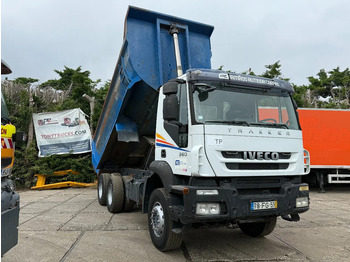 Kamion vetëshkarkues IVECO Trakker