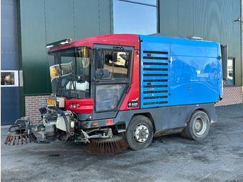 Makinë fshirëse për rrugët RAVO