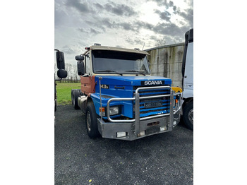 Gjysmë-kamion SCANIA T143
